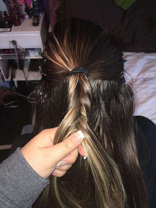 style-3_-step-3_-fishtail-the-ponytail