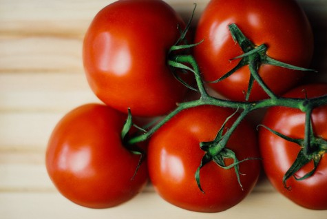 This DIY tomato mask will help to clear your acne