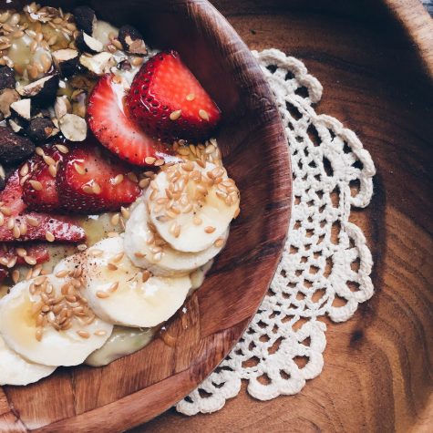 Smoothie bowls shout “springtime” as a breakfast alternative