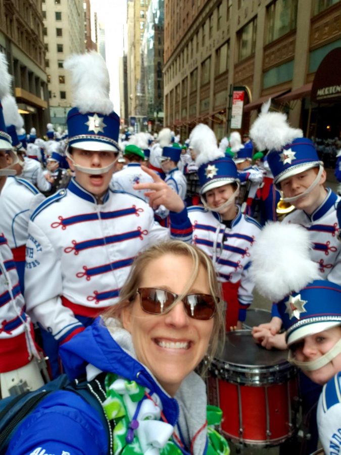 Gruchot+takes+a+selfie+with+band+students+before+the+St.Patricks+Day+Parade+in+New+York.