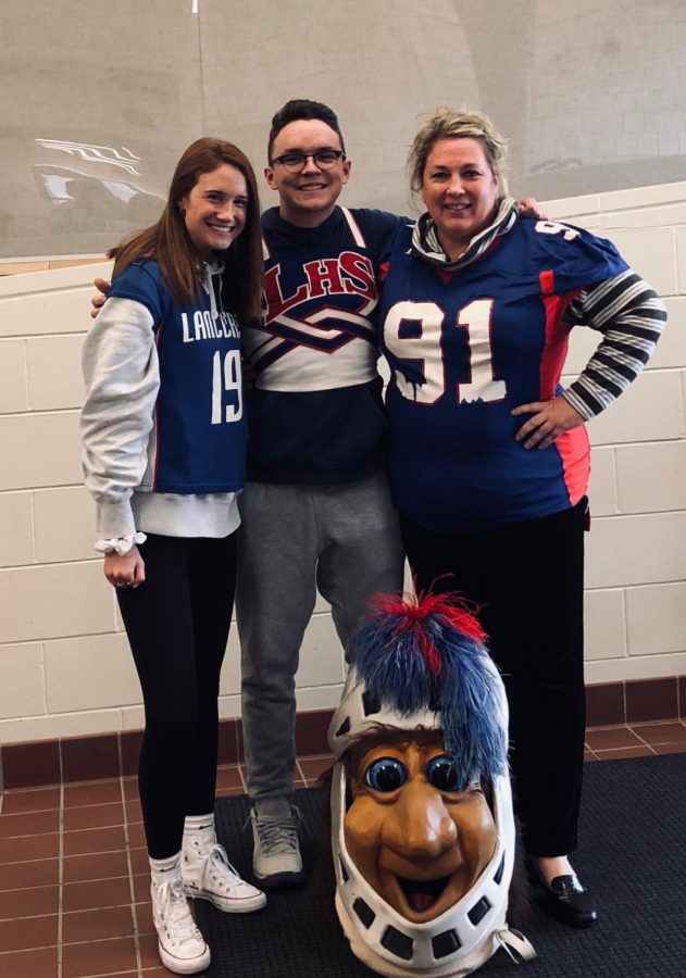 Katie Sullivan stands with Senior Gators Alyssa Treanor and Chris Tutt.