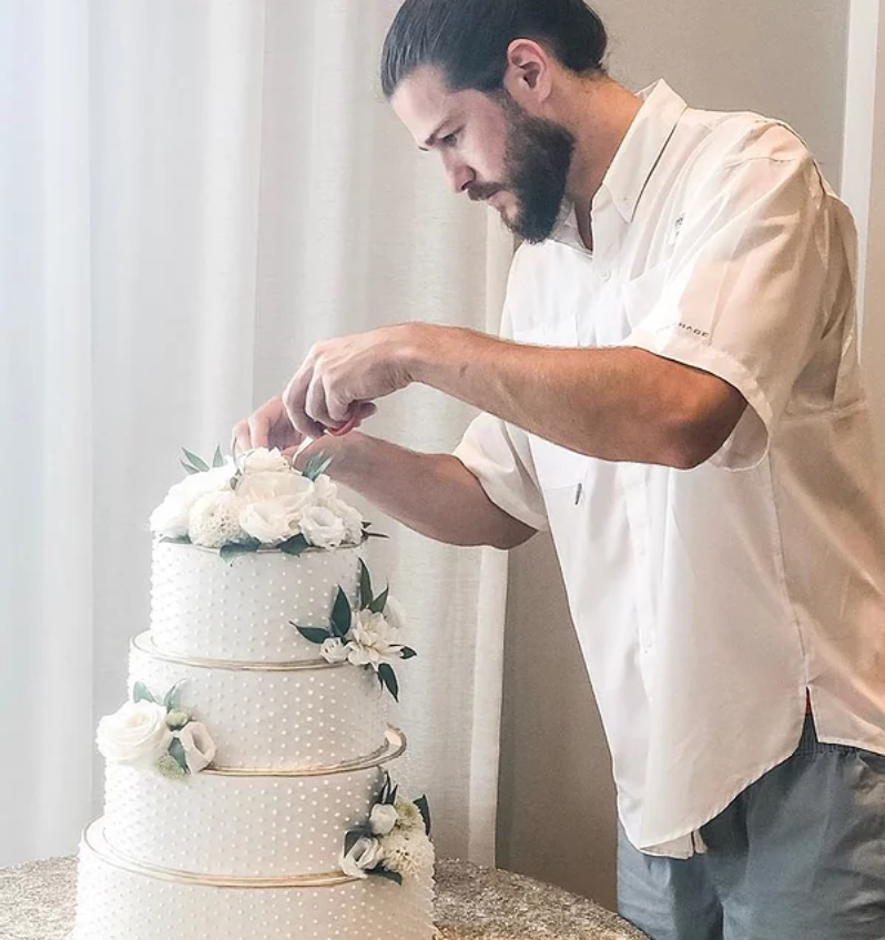 Buatti+shows+his+expertise+in+dessert+decorating%2C+a+skill+necessary+to+become+the+Holiday+Baking+Champion.+Buatti+currently+works+on+his+craft+at+his+business%2C+Bearded+Baking+Co.%2C+in+Manchester.