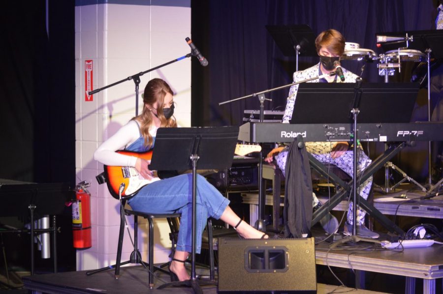 Andrew Johnson plays the piano and the saxophone in the last performance of the concert: Billy Joels Scenes from an Italian Restaurant. Johnson is accompanied by Chole Ferraro on guitar, Dylan Solano on bass, and Jack Kester on drums.