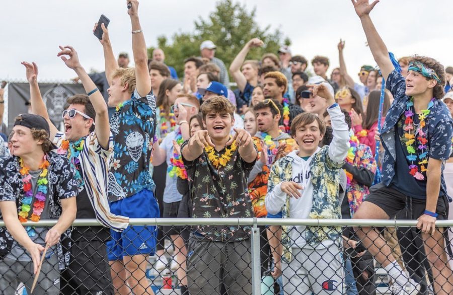 Misiaszek celebrates at LHS football game with friends