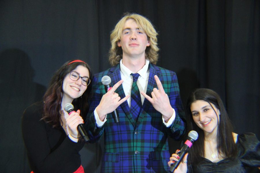 Hosts Audrey DeAngelis, Grady Daron, and Olivia Hamel pose post-show.