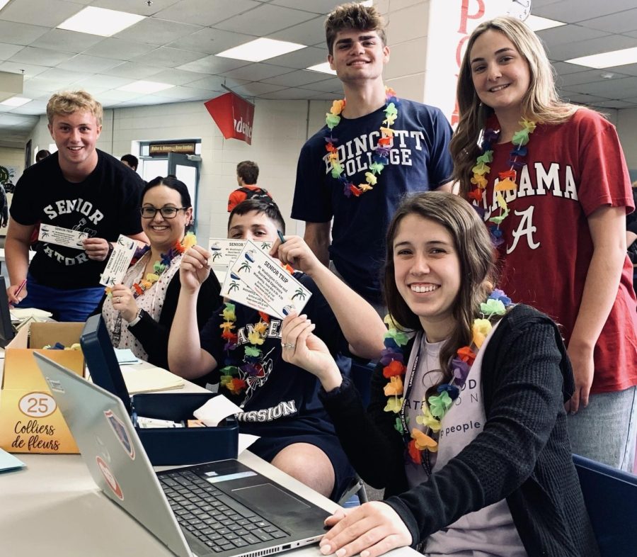 The senior Student Representatives selling tickets for the sunset Cruise. “It’s the last time you will be with your senior class. [The trip] will be so fun,” senior and Prom Chair, Sarah Tsetsilas said.