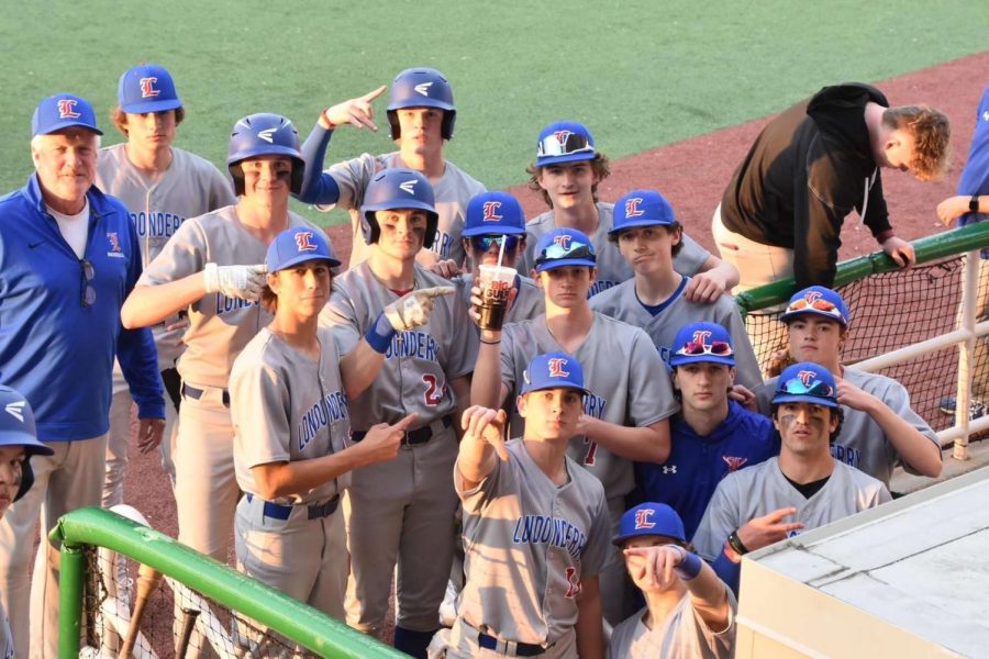 The 2023 varsity baseball team stands together to represent their unity. The next game for the Lancers will be at home on 5/11 against Salem at 5:00. Make sure to come out and show your support!