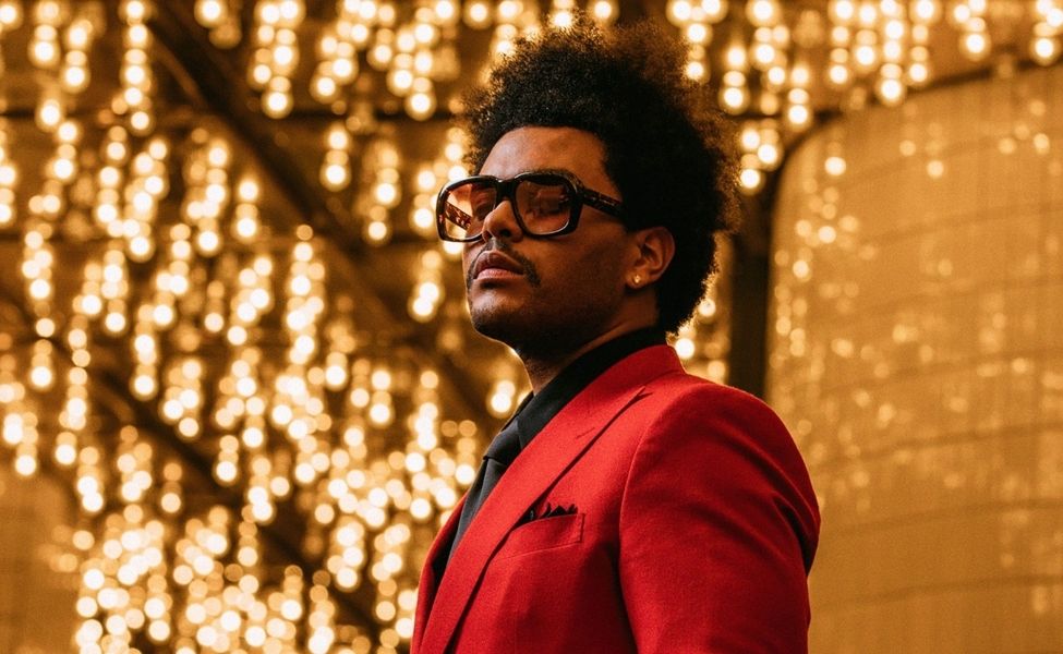 The Weekend "blinded by the lights" of fame and music. (Album produced by Abel Tesfaye). 