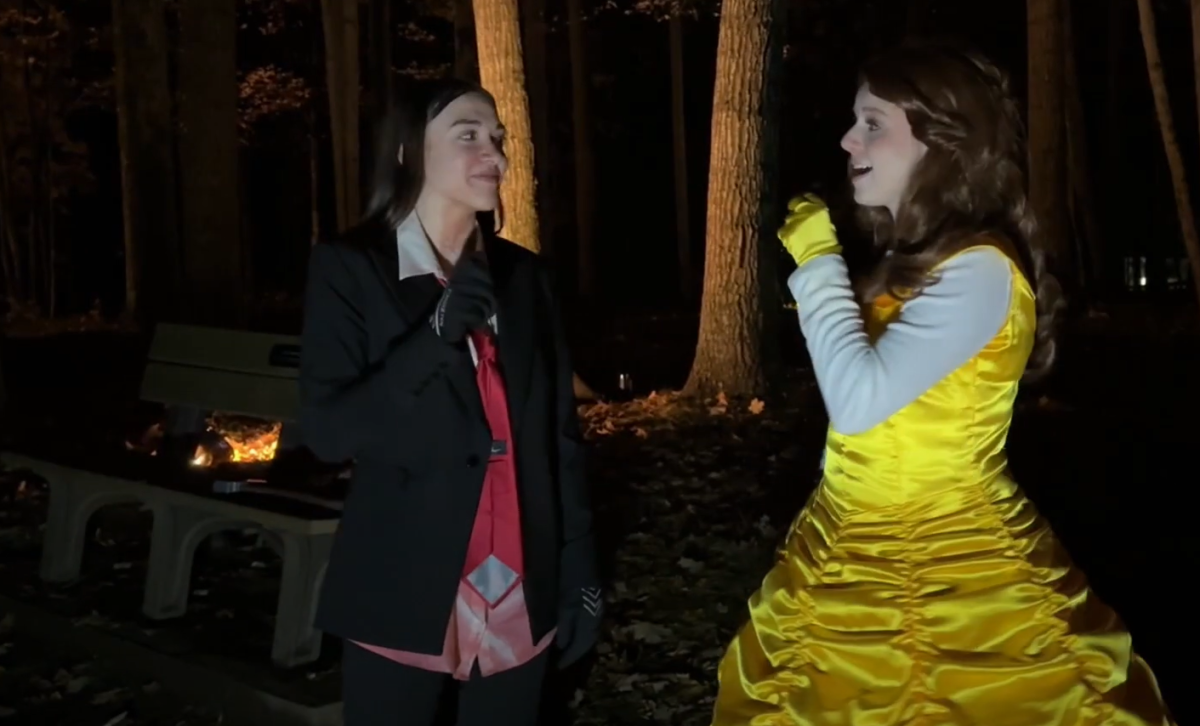 Join News Chief Kelsey Sweet as she interviews actors and guests at Haunted Woods 2025.